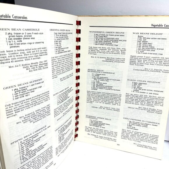 Recipes On Parade Casseroles Cookbook 1968 - Picture 6 of 8